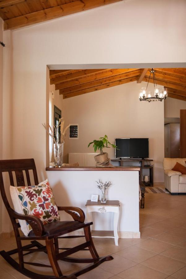Villa Pine Forest Kompítsion Екстериор снимка