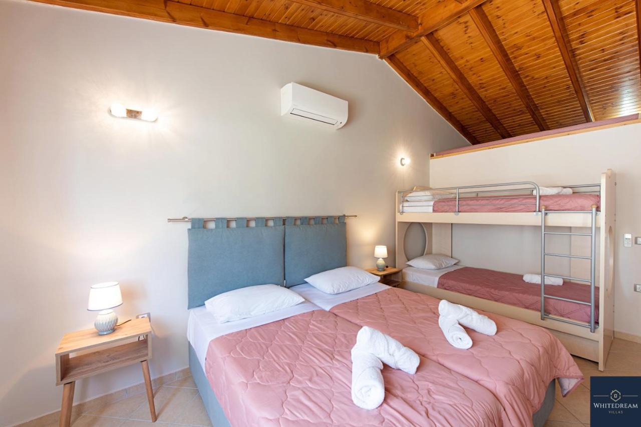 Villa Pine Forest Kompítsion Екстериор снимка