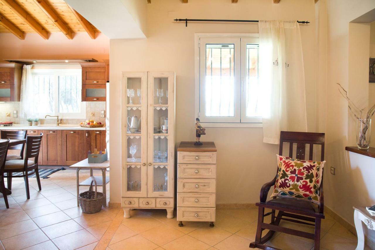 Villa Pine Forest Kompítsion Екстериор снимка