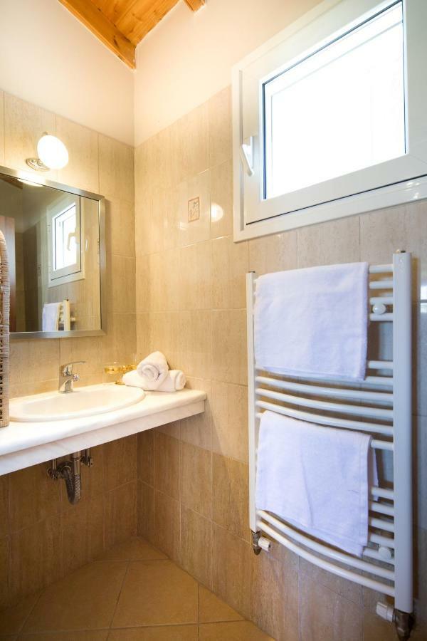 Villa Pine Forest Kompítsion Екстериор снимка