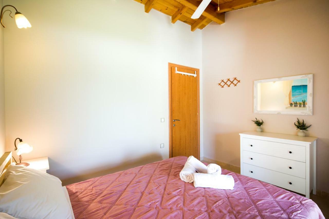 Villa Pine Forest Kompítsion Екстериор снимка